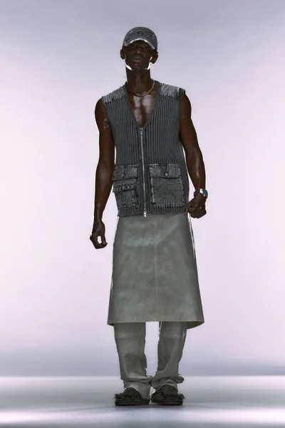 Look 27